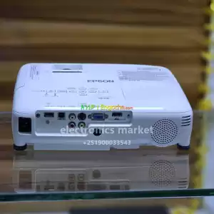 Brand New Epson Projector   2 pieces AVAILABLE Model name:  EB-S41    Has bag and Remote  Price in Ethiopia